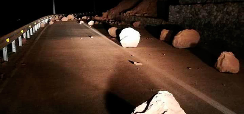 FOTOS| Sismo en Arica provoca deslizamiento de rocas en la Ruta 5