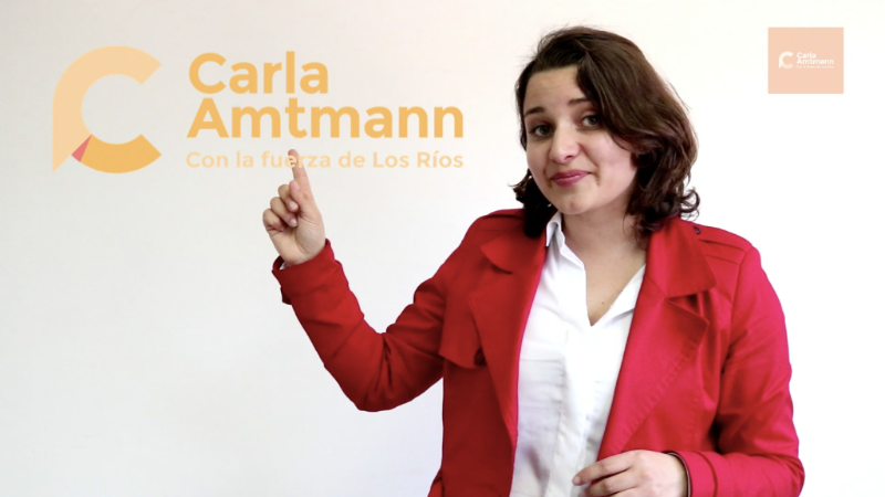 VIDEO| Carla «Batman»: El viral donde una candidata a diputada del Frente Amplio pega puñetazos a lo Adam West