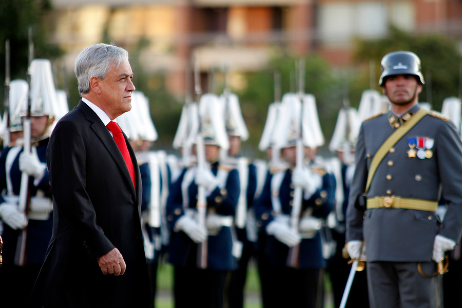 «Nuestro amor por Chile no significa entregar nuestro voto sin condiciones»: El recado de los Militares (r) a Piñera