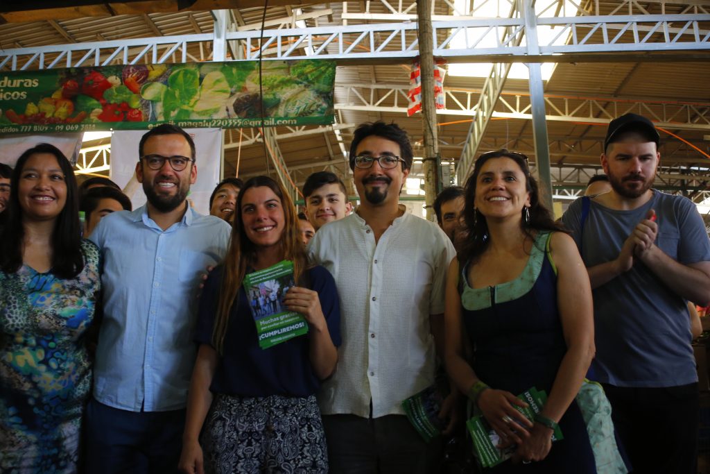 FOTOS| Maite Orsini y Giorgio Jackson encabezaron la celebración en La Vega de los diputados electos de RD