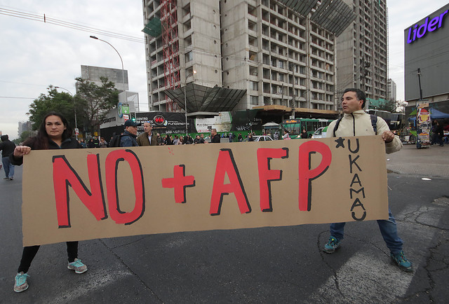 FOTOS| Jornada de protesta de No + AFP: Ukamau cortó el tránsito en Estación Central y Luis Mesina se reunirá con Alejandro Guillier