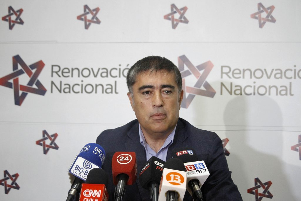VIDEO| Hombre se hace pasar por Mario Desbordes y pide la renuncia de Sebastián Piñera por «corrupto»