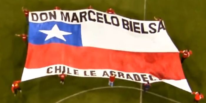 Vuelve, que sin ti la vida se me va: Hoy se cumplen 7 años del día en que Bielsa se despidió de Chile