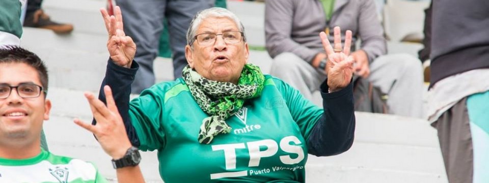 La hincha de Wanderers de 76 años que puso en venta su casa para ir a ver a los «caturros» a la Copa Libertadores