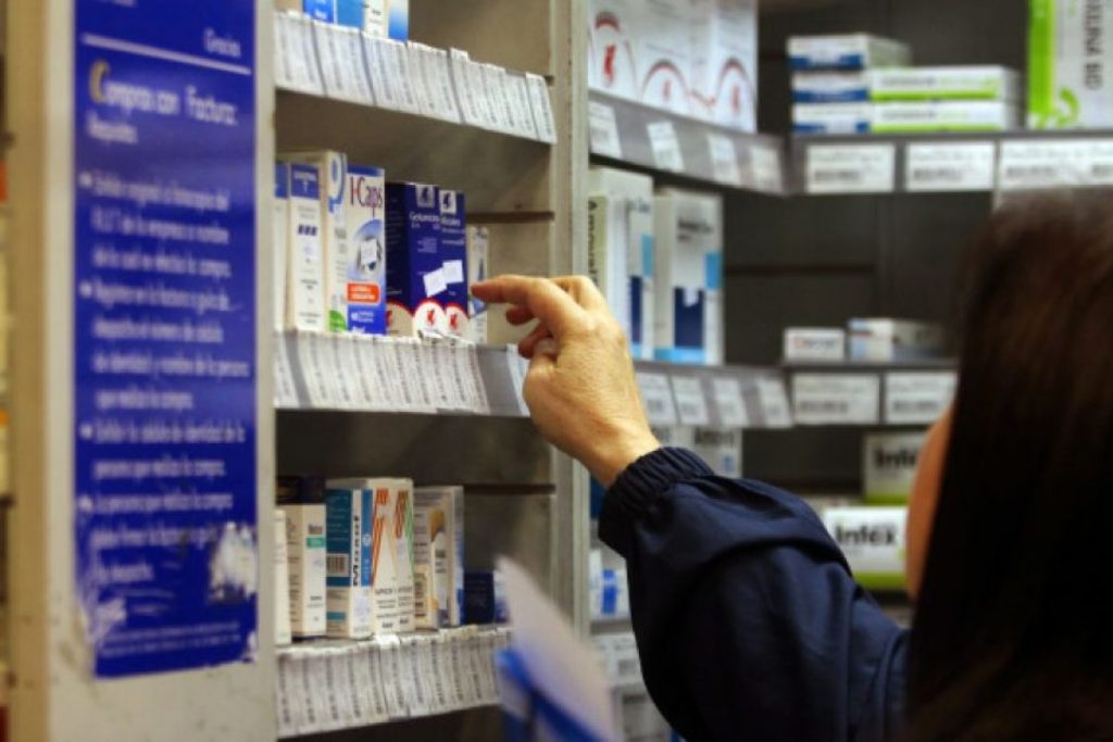FNE recomienda reforma estructural al mercado de medicamentos: «Política de bioequivalencia no ha sido efectiva»