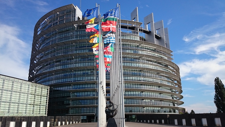 Diputados del Parlamento Europeo piden que la COP25 no se celebre en Chile