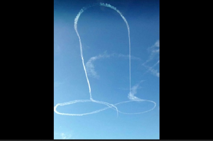 Piloto de la US Navy fue reprendido por dibujar un pene en el cielo sobre Washington