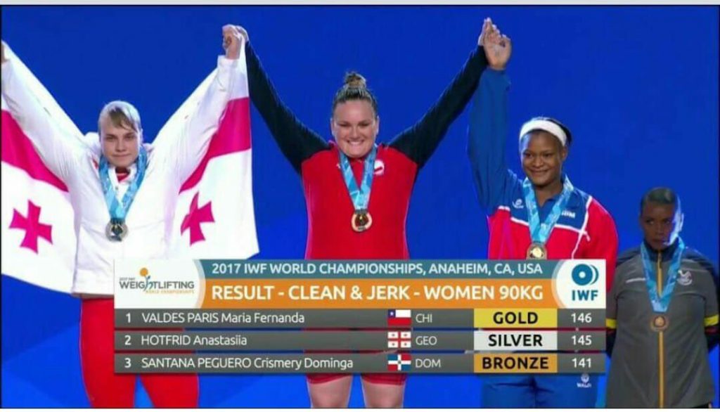 Campeona: María Fernanda Valdés alcanzó oro y plata en Mundial de Levantamiento de Pesas