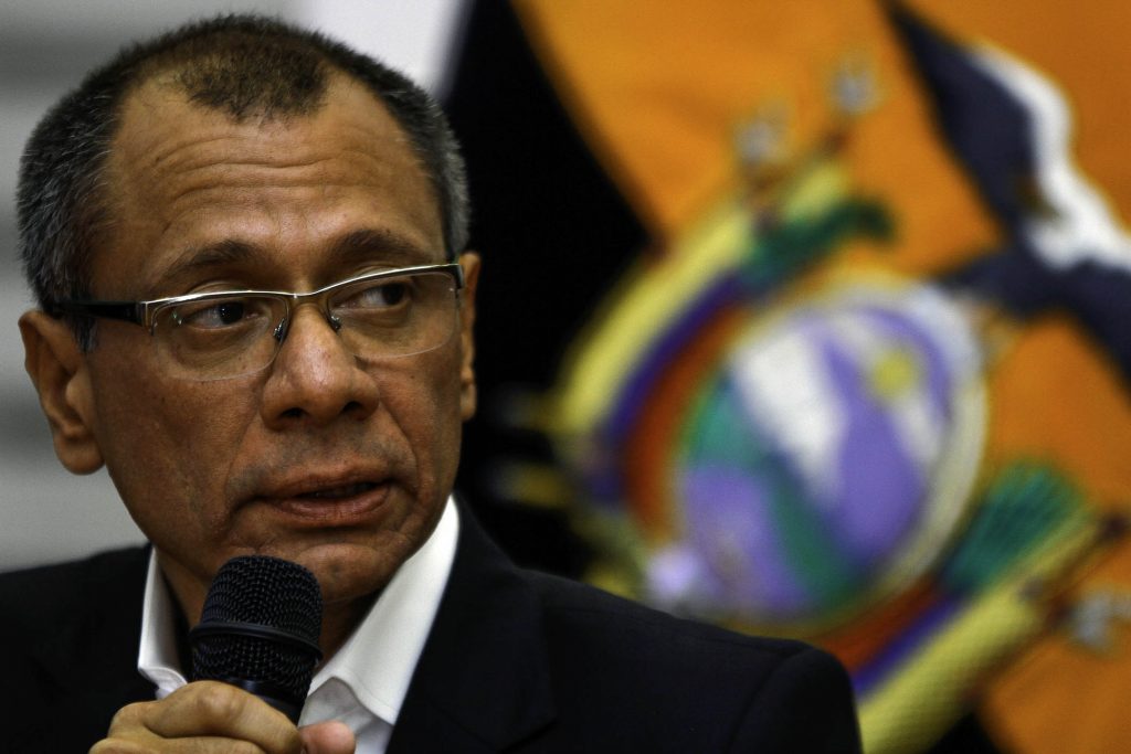 Condena a vicepresidente de Ecuador acerca la posibilidad de impeachment para ser destituido de su cargo