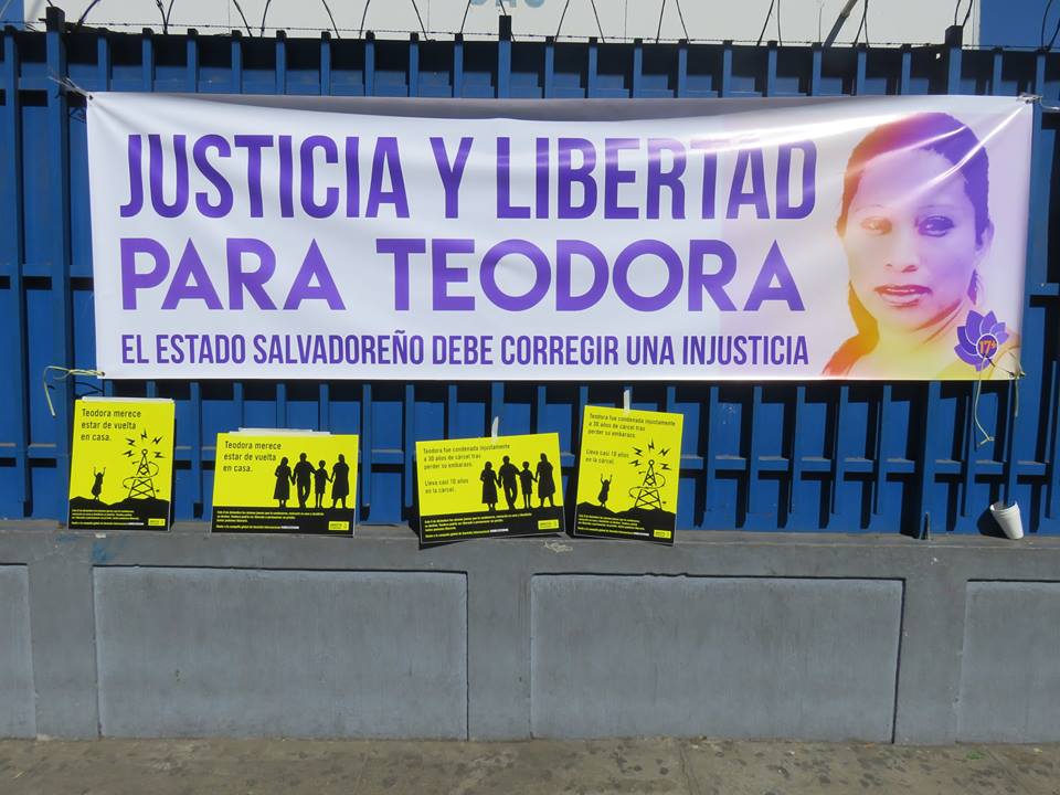 Gobierno salvadoreño libera a Teodora Vásquez, condenada a 30 años de prisión por aborto