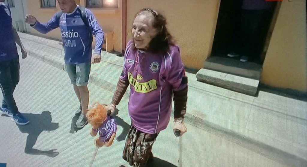 REDES| La «abuelila», la hincha de Deportes Concepción que enamoró a todos los fanáticos del fútbol