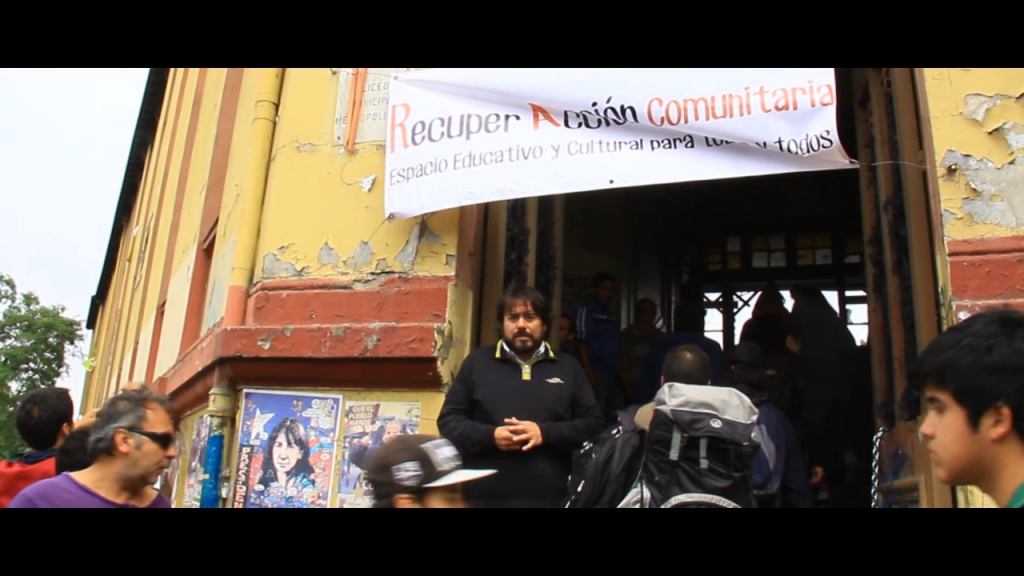 Estrenan documental que narra experiencia de rescate patrimonial en liceo abandonado de Santiago