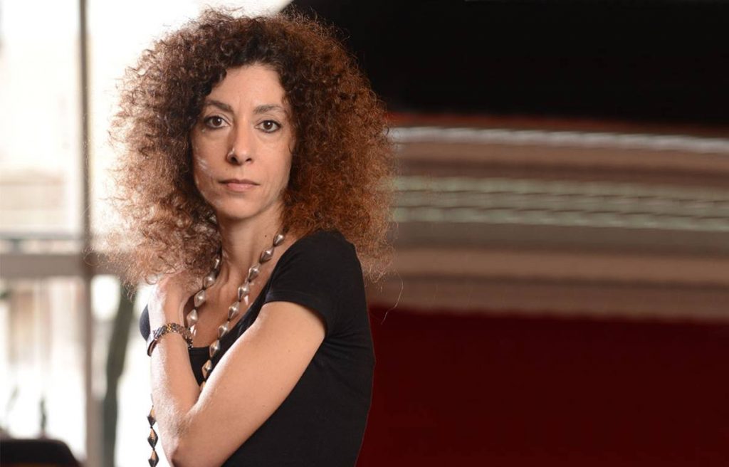 Leila Guerriero defiende la no ficción: «A ningún autor de ficción le andan preguntando por qué no escribe periodismo»