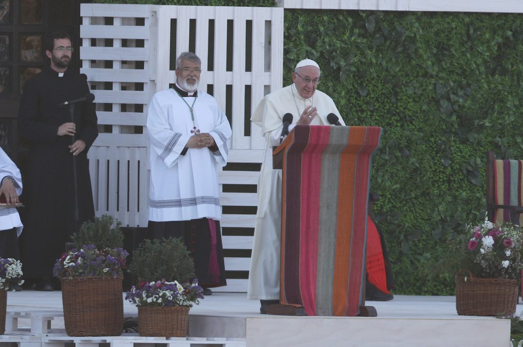 «Aquí»: Papa Francisco elige canción del año 2000 de La Ley para acercarse a jóvenes en encuentro en Maipú