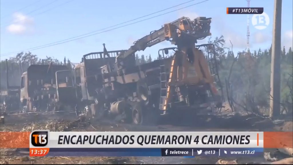 Trabajadores forestales dicen que encapuchados que quemaron camiones en Pidima portaban armamento policial