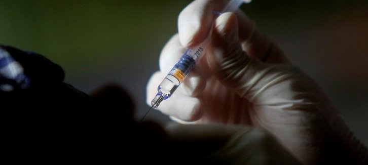 Vacunados por error: Inyectan a 25 alumnos de colegio de Viña del Mar una dosis contra virus de Papiloma Humano