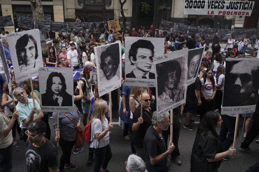 Argentina: Hijos de torturadores se suman a movilizaciones para exigir justicia a 42 años del golpe de Estado
