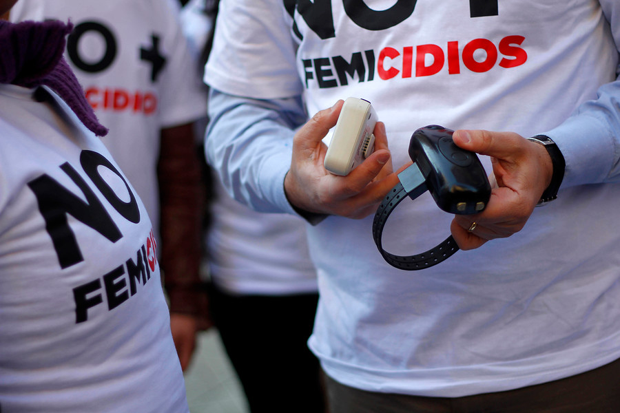 Ministra Plá impulsa uso de brazalete electrónico para proteger a mujeres víctimas de violencia