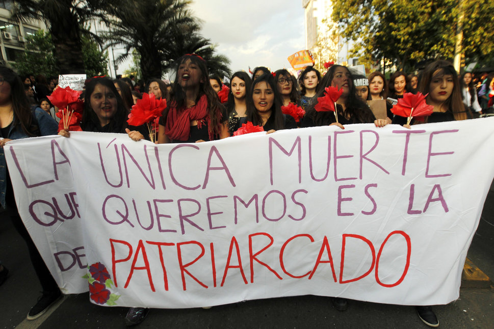 “Apuntes sobre feminismos y poder popular” de Luciano Fabbri: Un debate con disensos