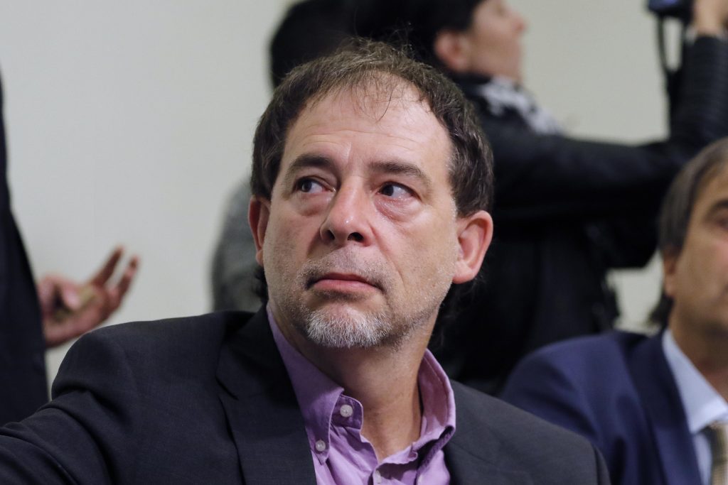 Guido Girardi culpa a la Iglesia de aumento de VIH: «Tiene parte de responsabilidad en que Chile tenga esta epidemia»