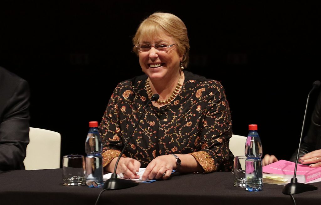 A lo Leia: Bachelet pide defender su legado porque «la lucha contra el lado oscuro de la Fuerza nunca termina»