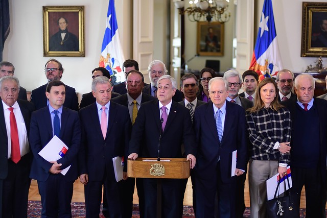 Otra maniobra Piñera-Blumel: A la comisión del consenso neoliberal la llaman de “Desarrollo integral”