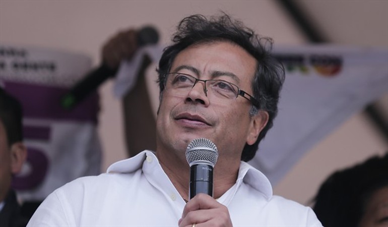 Gustavo Petro, la esperanza para la izquierda colombiana que le da la pelea al uribismo