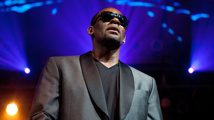 Spotify también apaña: Retira canciones del rapero R.Kelly por conducta sexual inapropiada