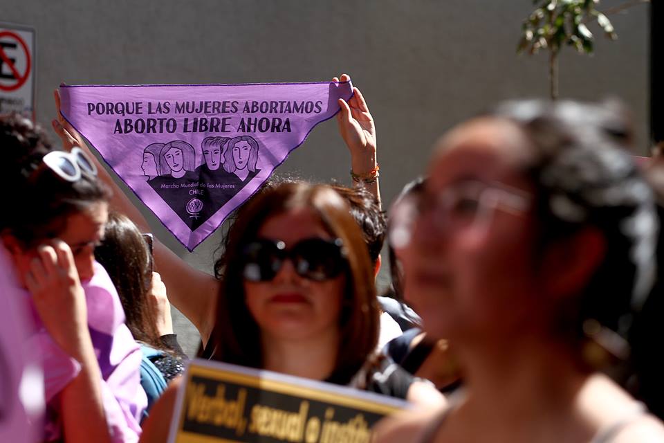 Por el derecho a decidir: Feministas inician convocatoria para encontrar logo de campaña por el aborto libre