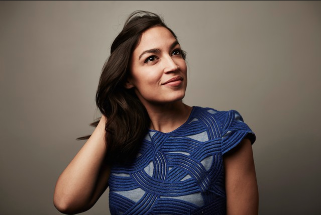 Alexandria Ocasio Cortez, la latina de 28 años que ganó la primaria demócrata en Nueva York