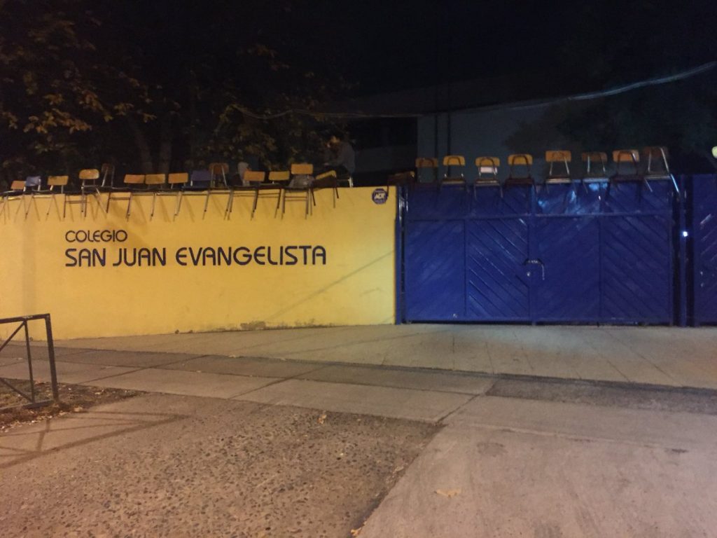 Estudiantes se tomaron colegio San Juan Evangelista de Las Condes por falta de acción ante abusos sexuales