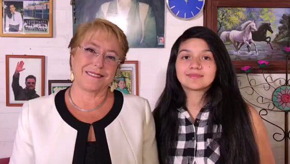 Bachelet felicita a ganadora de «Pasapalabra» y reconoce a los «chiquilles» que estudian con gratuidad