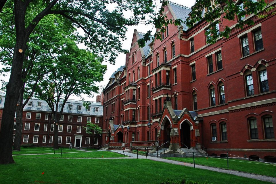 Los prejuicios de Harvard: La prestigiosa universidad discrimina a los asiáticos por no ser «simpáticos»