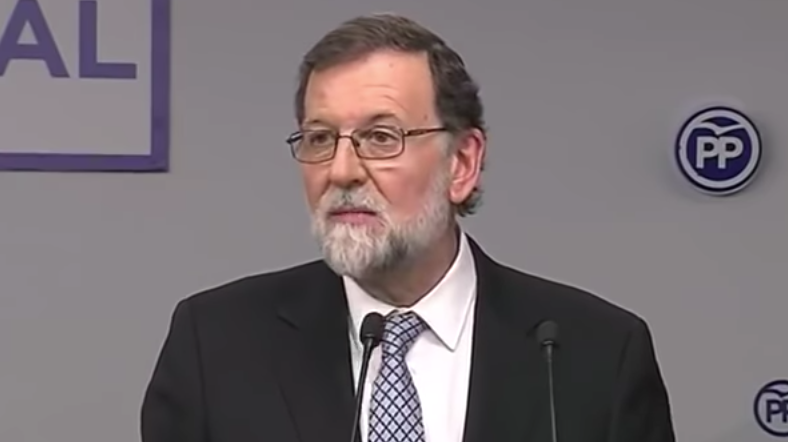 VIDEO| «¡Joder, que alguien pare, coño!»: La reacción de Rajoy abrumado por los aplausos en su despedida del PP