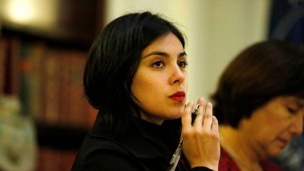 Referentes de la política nacional se cuadran con Izkia Siches luego que fuera amenazada de muerte