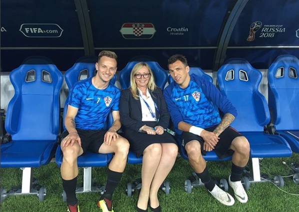 Iva Olivari, la jefa de la selección croata y primera mujer en sentarse en la banca en un Mundial masculino