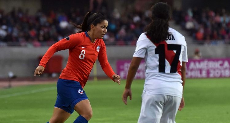«Fuerza y pulmón chileno»: Karen Araya da un salto y se convierte en la nueva jugadora del Sevilla FC