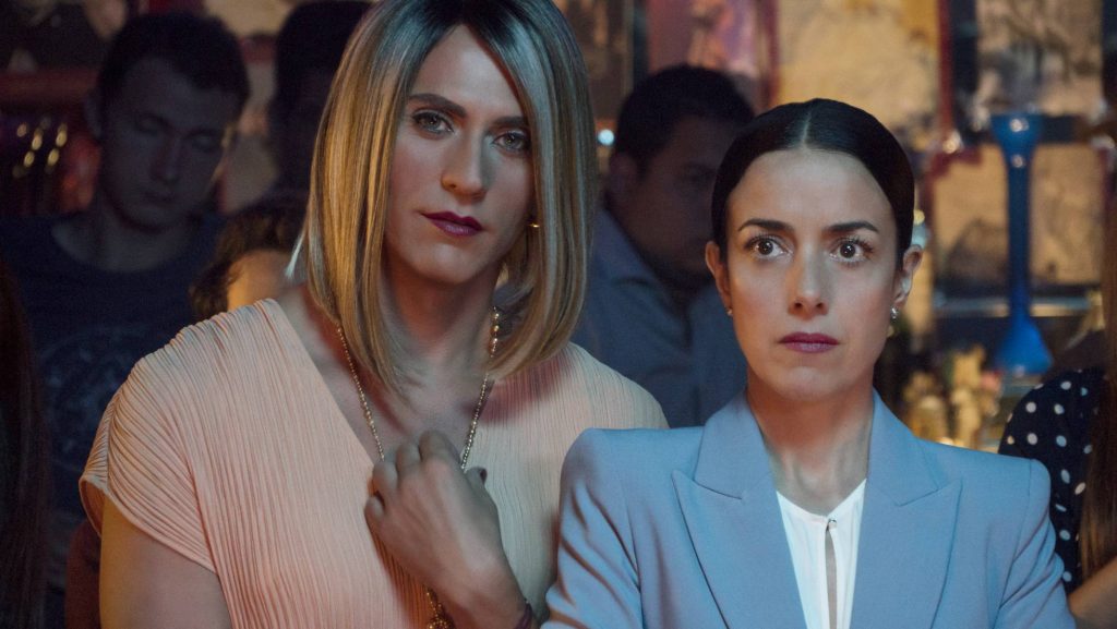 Llegó «La Casa de las Flores», la serie mexicana de Netflix que quiere derribar mitos sobre personas trans