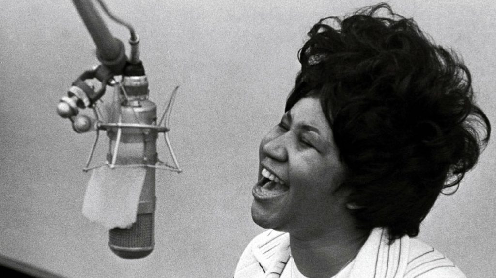«Todo lo que pido es un poco de respeto»: Cómo Aretha Franklin transformó «Respect» en un himno feminista