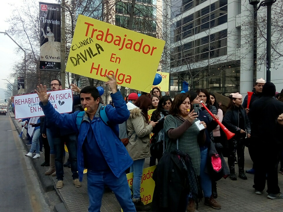Las torpezas y artimañas empresariales que marcan los 23 días de huelga de Clínica Dávila