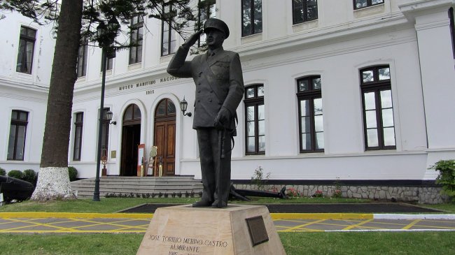 Armada desafía a Diputados por estatua de Merino: «No hay inconveniente en que siga donde está»