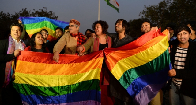 El amor no es un crimen: India despenaliza la homosexualidad y acaba con ley de origen colonial