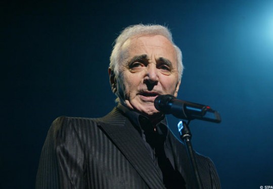 «Que distinta la vida si me faltas tú»: A los 94 años fallece Charles Aznavour