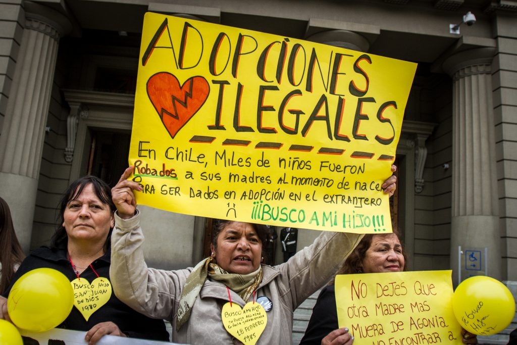Mario Carroza investiga 7.500 casos de adopciones ilegales durante la dictadura