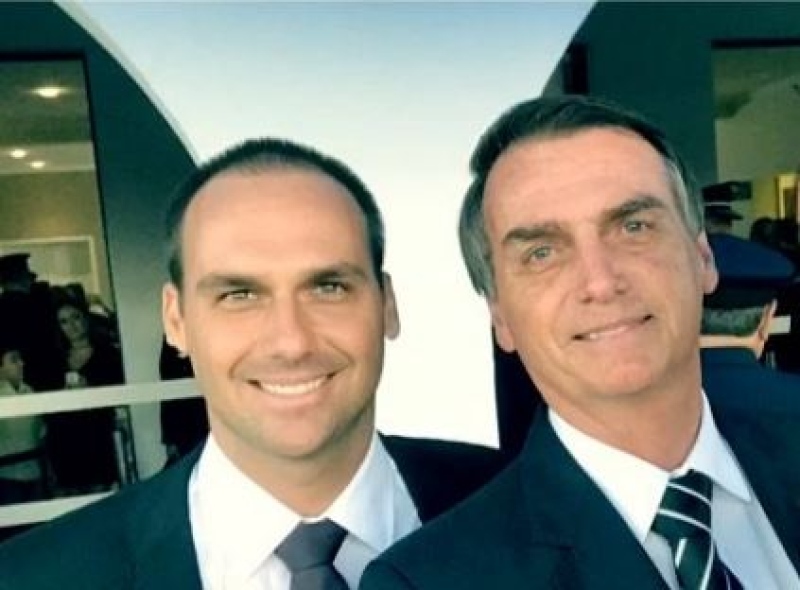 La polémica por el video contra el Supremo Tribunal Federal que contrapone posiciones entre Jair Bolsonaro y su hijo