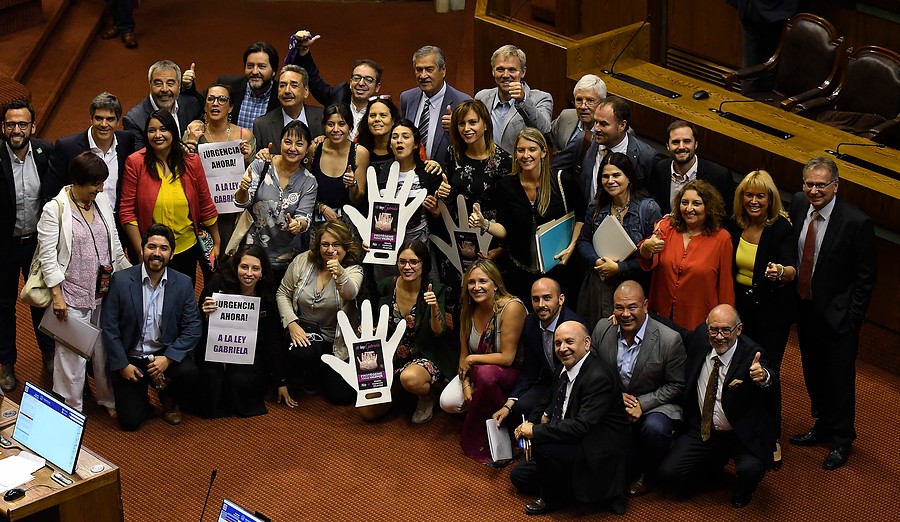 Cámara despachó Ley Gabriela con apoyo unánime: Iniciativa busca ampliar la tipificación del femicidio en Chile