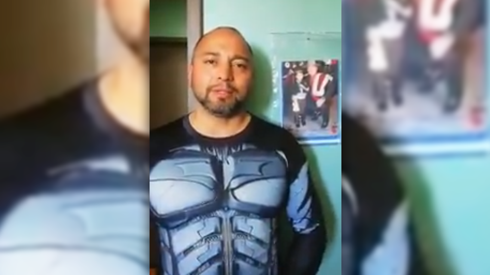 Carabineros abre investigación interna por video de Carlos Alarcón grabado desde comisaria