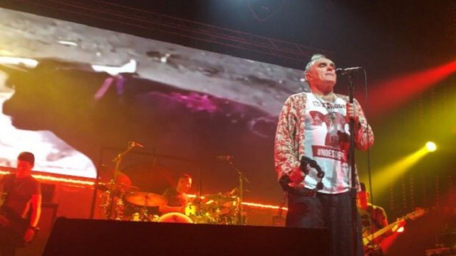 Morrisey apoyó campaña contra el rodeo durante su show en el Movistar Arena