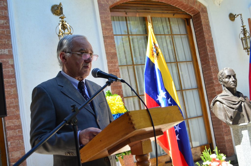 Embajador de Venezuela sobre crisis por golpe de Juan Guaidó: «El pueblo se expresó en las urnas, no va a las armas»