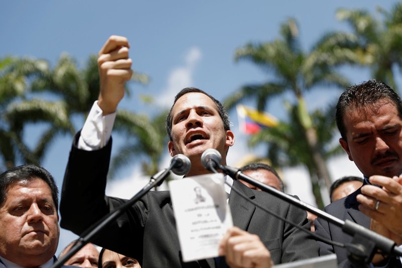 Presidente de la Asamblea Nacional se autoproclama como «presidente encargado» de Venezuela
